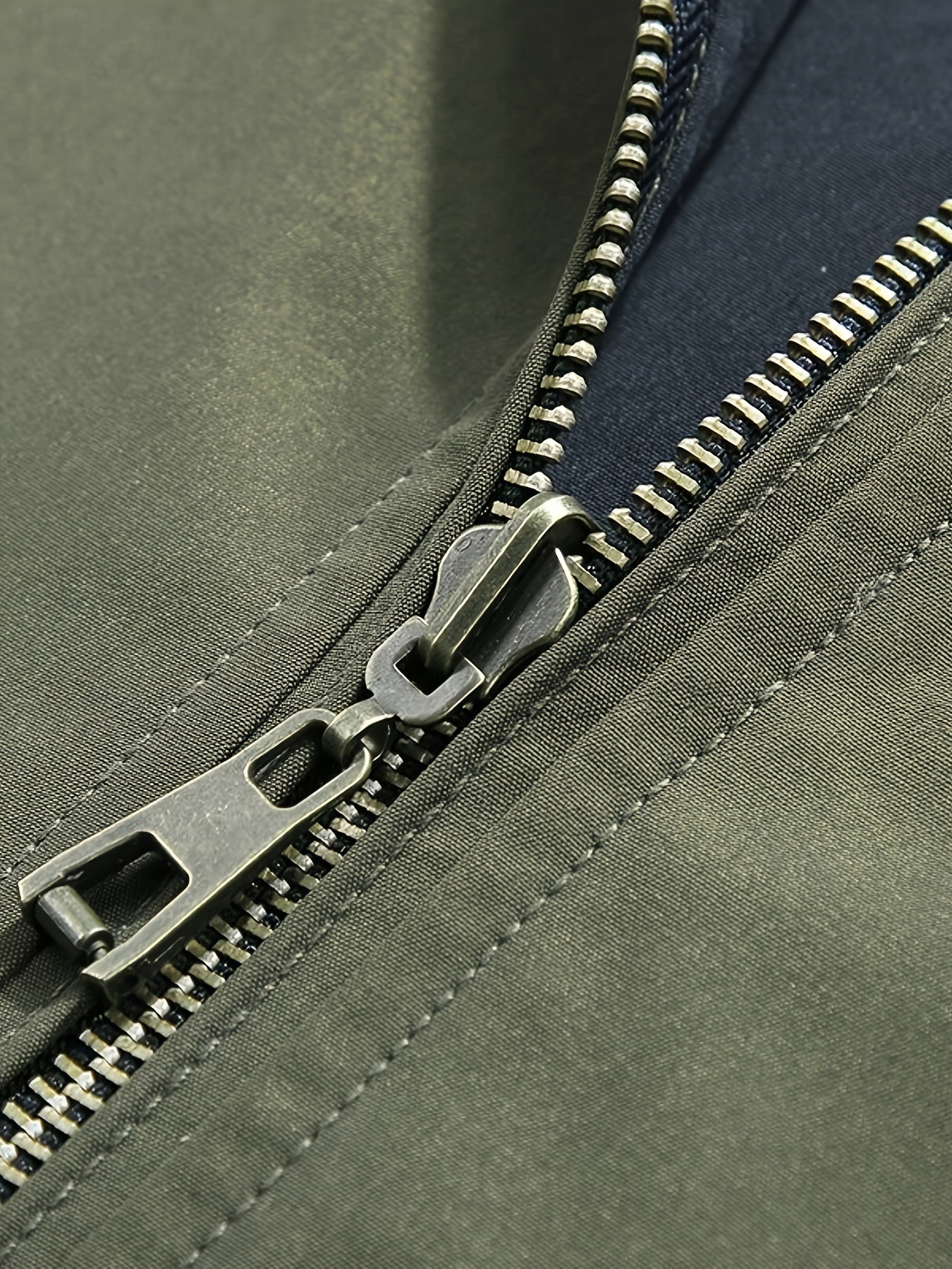 Herrenjacke Olivgrün – Zweifarbige Stehkragen-Jacke mit Reißverschluss