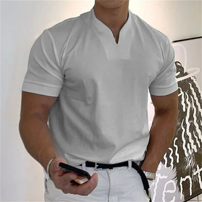 Kurzärmliges Sport-T-Shirt mit V-Ausschnitt