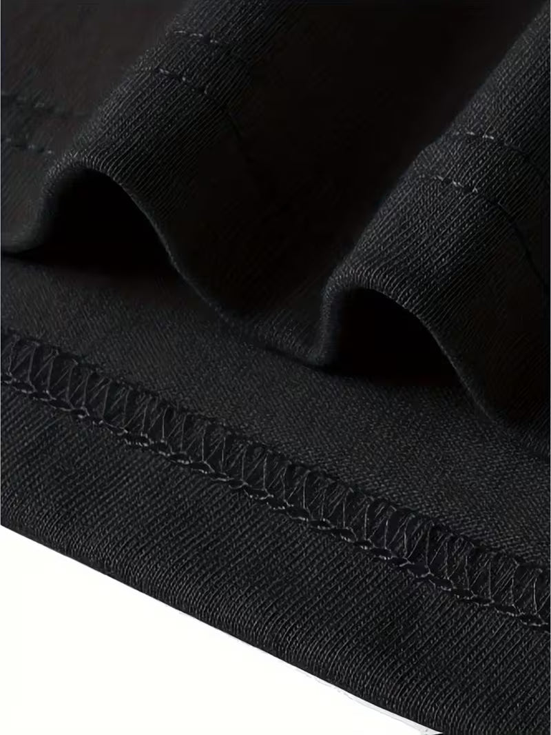 ILEERA Moon Graphic T-Shirt in Schwarz – Stoffdetail