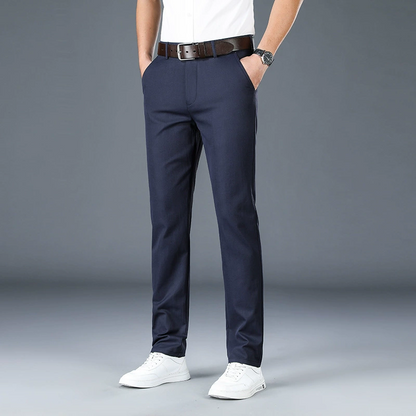 Klassische Hose für Männer mit hohem Stretch-Anteil