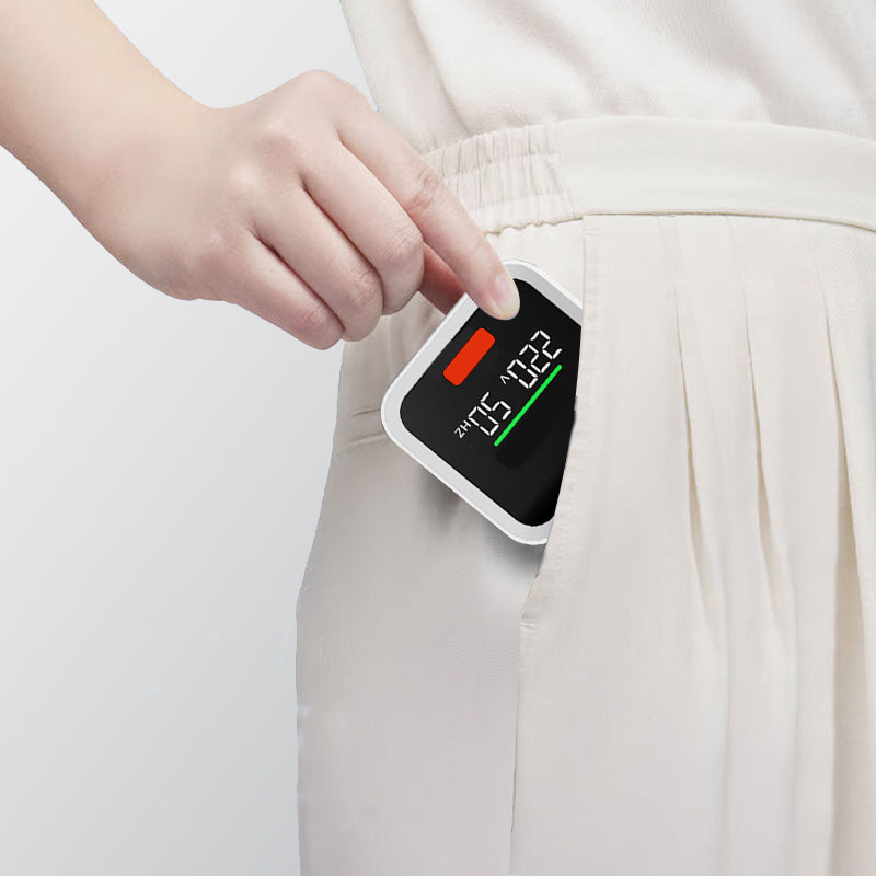 Steckdosentester mit LCD-Display