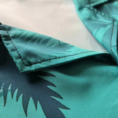 Herren-Set mit tropischem Muster: Hemd und Shorts