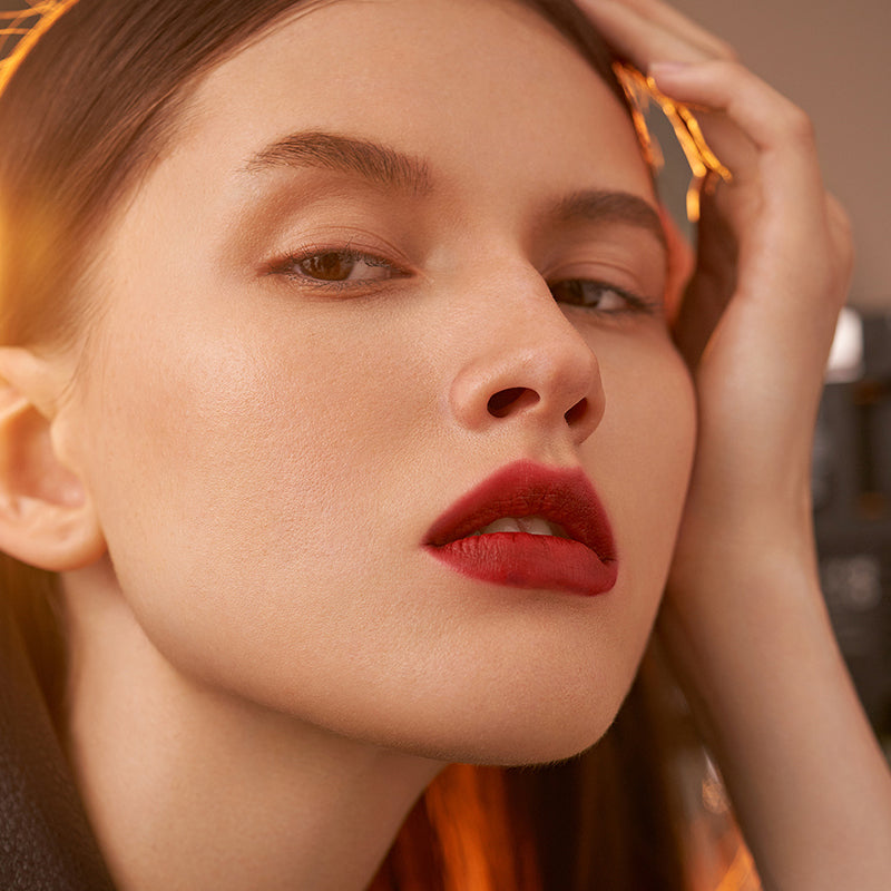 Leichter, langanhaltender matter Lipgloss