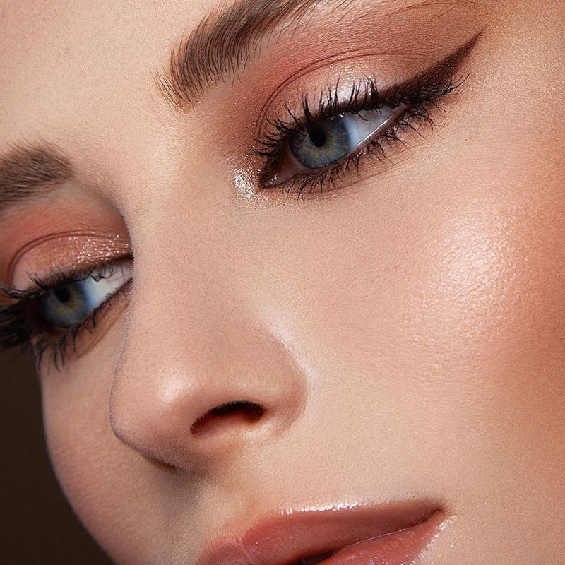 2-in-1-Lidschatten-Liner mit Mischpinsel