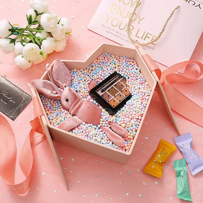 Herzförmige Geschenkbox mit Doppeltür und Schleife